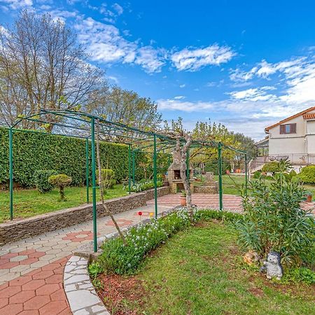 Apartment Flores Stari Pazin Kültér fotó