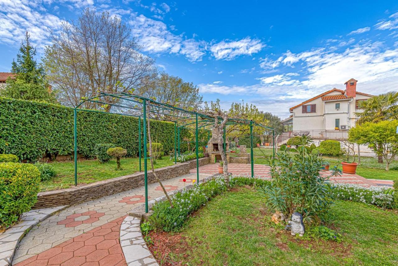 Apartment Flores Stari Pazin Kültér fotó