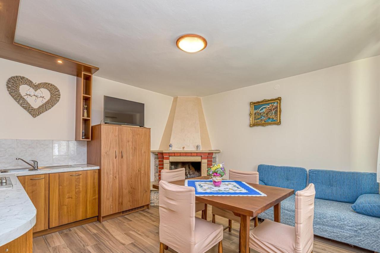 Apartment Flores Stari Pazin Kültér fotó