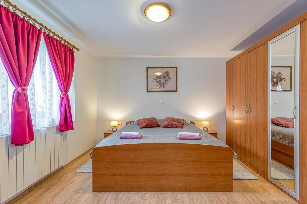 Apartment Flores Stari Pazin Kültér fotó